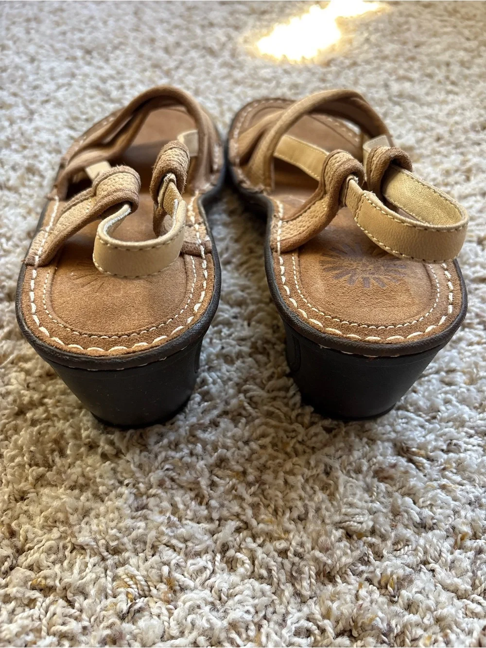 UGG Mayley Wedge Sandals Size 10 Taupe/Tan